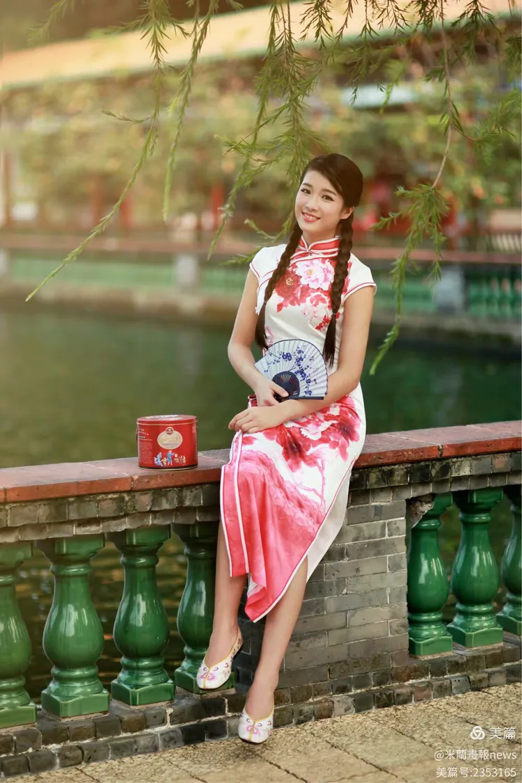 广州宝墨园《十八的姑娘一朵花》